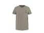 T-shirt kaki avec le texte « MEET ME AT THE BEACH » sur l'épaule gauche.