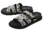 Sandales plates noires à motif serpentin gris et blanc