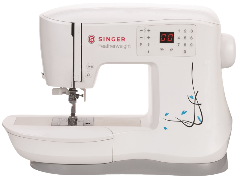 Machine à coudre blanche avec écran numérique et détails floraux bleus.