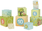 Cubes de tour en bois colorés avec motifs d'animaux, chiffres et formes.