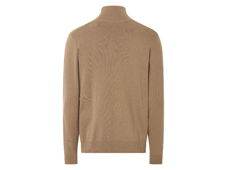 Pull-over beige à col roulé pour homme.