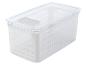Une boîte de rangement en plastique blanche avec couvercle.