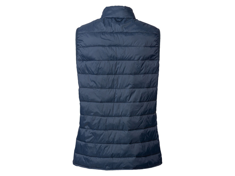 Une veste matelassée bleu marine sans manches.