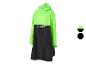 Imperméable Crivit bicolore : vert vif et noir.