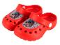 Sabots rouges Minnie Mouse pour enfants.
