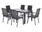 Ensemble de salle à manger d'extérieur gris foncé avec table rectangulaire et six chaises à accoudoirs.