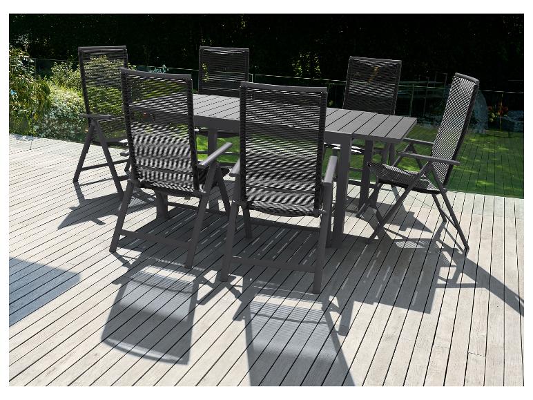 Ensemble table et chaises de jardin ; style contemporain.