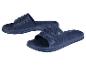 Deux paires de tongs bleues