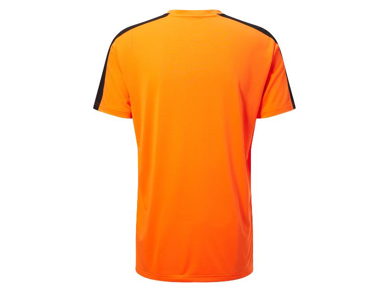 T-shirt orange à manches courtes avec empiècements noirs.