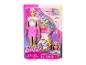 Coffret poupée BARBIE avec cheveux arc-en-ciel et accessoires.