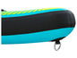 Détail d'une planche de paddle gonflable avec un anneau.