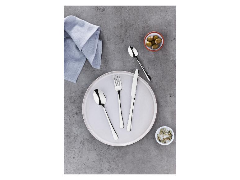Un couteau, une fourchette et une cuillère Zwilling J.A. Henckels sur une assiette.
