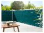 Brise-vue vert pour balcon et table en teck.