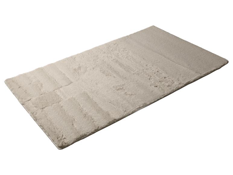 Tapis rectangulaire doux et moelleux de couleur beige clair