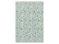 Un tissu bleu clair avec un motif floral délicat.