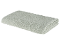 Serviette de bain vert clair, douce et moelleuse.