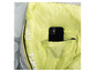 Un sac de couchage Tambu avec une poche pour un téléphone.