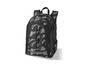 Un sac à dos noir avec un imprimé de montagnes.