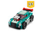 Une voiture de course LEGO 3 en 1 verte avec un gros moteur.
