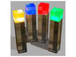 Quatre lampes Minecraft avec différentes couleurs de lumière.