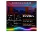 Bandes lumineuses LED faciles à installer avec télécommande illuminant une pièce.