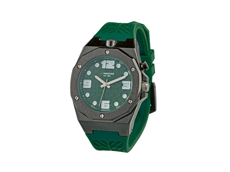 Montre pour homme avec cadran et bracelet vert foncé, chiffres proéminents.