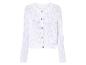 Un cardigan blanc en tricot à boutons