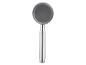 Une pomme de douche ronde en acier inoxydable.