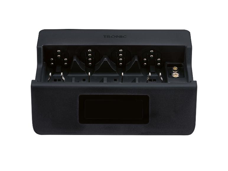 Un chargeur noir Tronic pour quatre batteries.