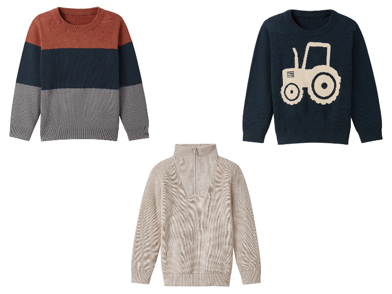 Trois pulls pour enfants : un rayé tricolore, un autre avec un tracteur et un dernier à col montant.