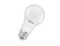 Ampoule LED blanche à culot à vis, inclinée sur un fond blanc.