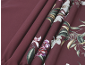 Tissu bordeaux avec motif floral de fleurs et de feuilles