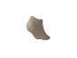Une chaussette courte beige avec la taille 39-42 marquée sur la semelle.