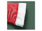 Gros plan sur une manche en coton rouge avec une doublure en polaire blanche.