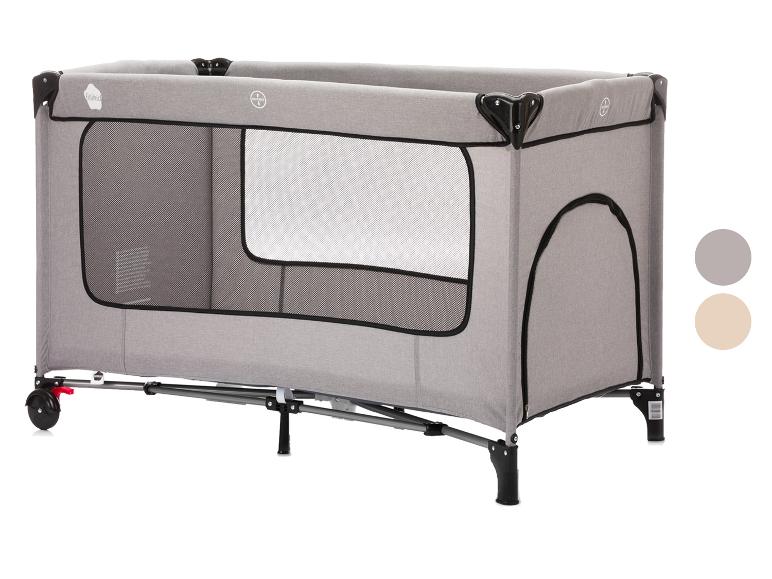 Lit de voyage pliant gris avec côtés en maille et roulettes