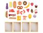 Jouets en bois en forme d'aliments, y compris des petits pains, des bretzels, des beignets et des fruits, dans des boîtes.