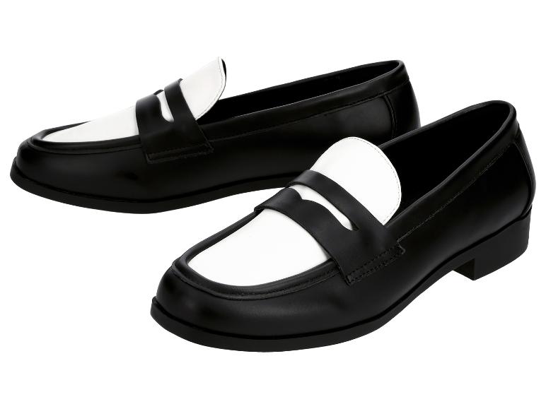 Mocassins femme noir et blanc.