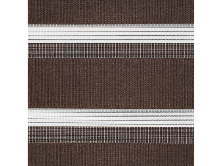 Un store enrouleur marron avec des rayures blanches.