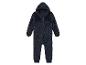 Une combinaison pour bébé bleu foncé à capuche.