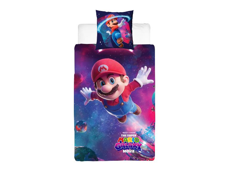 Parure de lit thème Super Mario Galaxy Movie, représentant Mario dans l'espace.