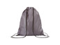 Un sac à dos gris à cordon