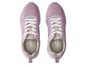 Des baskets Crivit violettes avec des lacets blancs