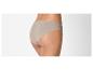 Vue arrière d'une culotte beige pour femme avec une ceinture côtelée.