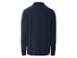 Une chemise bleu foncé à manches longues.