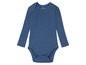 Un body bébé bleu à manches longues.