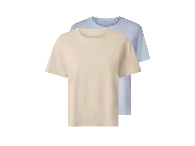 Deux t-shirts simples en beige et bleu clair