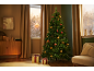 Sapin de Noël avec lumières et décorations, cadeaux, une étoile lumineuse à la fenêtre.