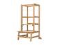 Tour d'apprentissage en bois avec plateforme réglable, finition bois naturel.
