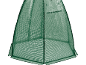Serre tunnel verte avec couverture transparente quadrillée et ouverture zippée.