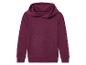 Un sweat à capuche bordeaux avec une poche sur le ventre.